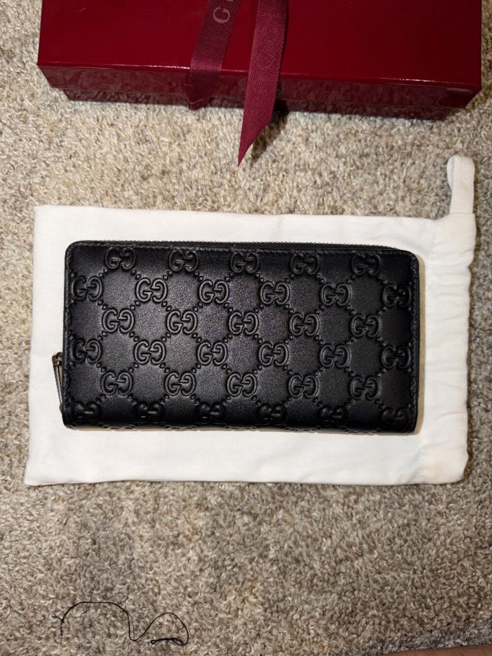 GUCCI GG Emblem Leather Zip Wallet (Pre-Owned Excellent Condition)